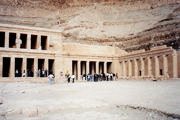 temple of Hatshepsut - facade